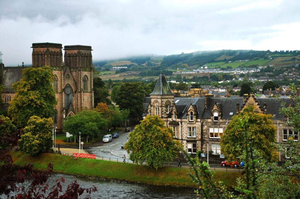 PARIS, ENGLAND, SCOTLAND & IRELAND EXPLORER