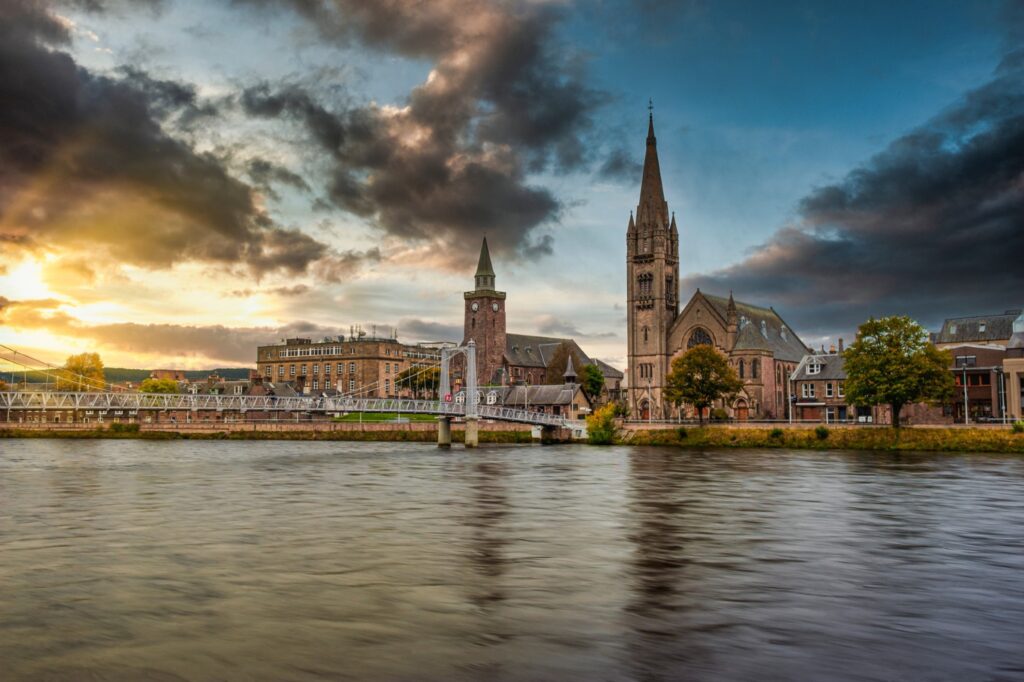PARIS, ENGLAND, SCOTLAND & IRELAND EXPLORER