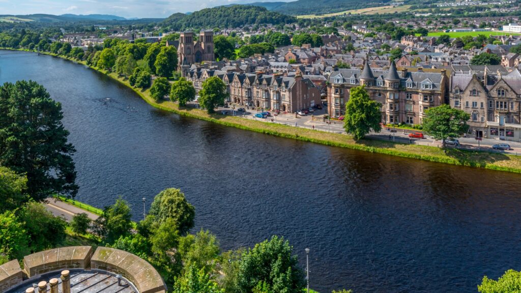 PARIS, ENGLAND, SCOTLAND & IRELAND EXPLORER