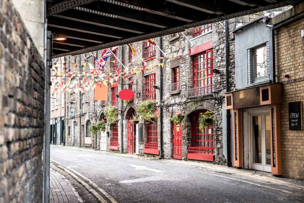 PARIS, ENGLAND, SCOTLAND & IRELAND EXPLORER