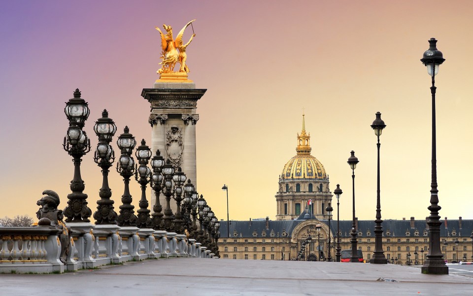 PARIS, ENGLAND, SCOTLAND & IRELAND EXPLORER
