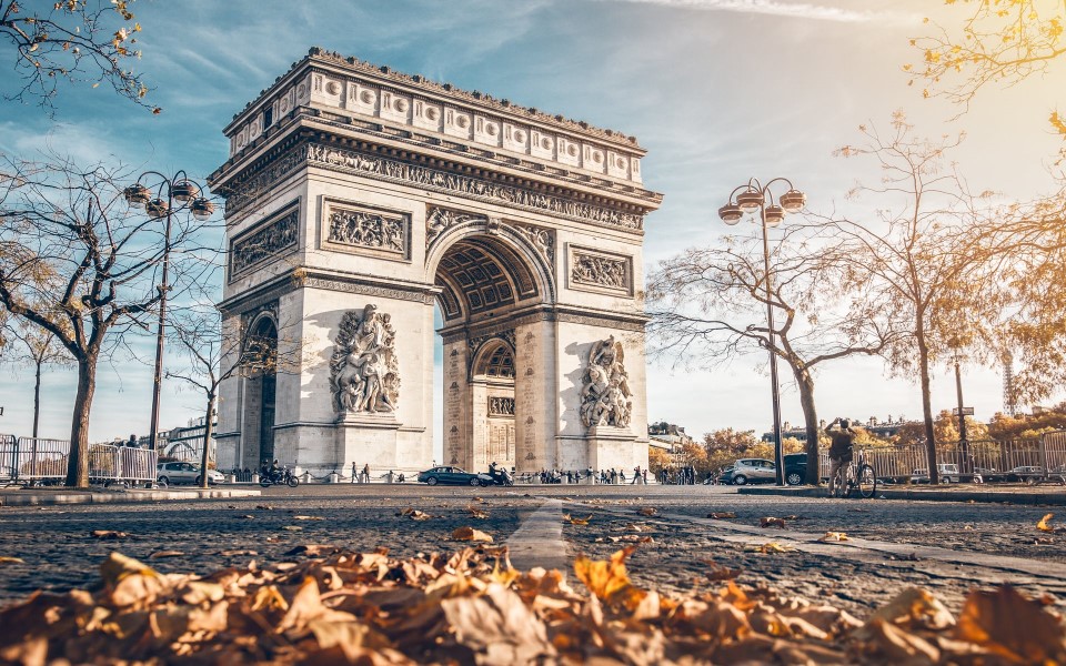 PARIS, ENGLAND, SCOTLAND & IRELAND EXPLORER